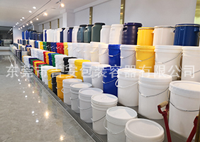 www.被窝视频吉安容器一楼涂料桶、机油桶展区
